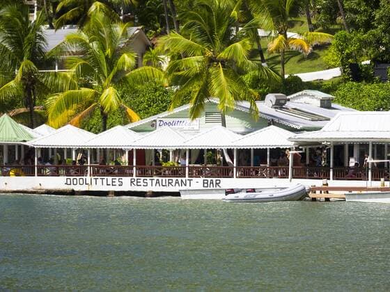 Dr Doolittles Restaurant, ehemalige Filmkulisse, Marigot Bay, Region Castries, St. Lucia, Inseln über dem Winde, Kleine Antillen, St. Lucia, Nordamerika iblmox03835125.jpg