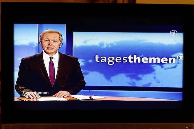 DEU; Deutschland, Hamburg, 16.06.2013: Tom Buhrow verabschiedet sich in seiner letzten Moderation als Tagesthemen Anchorman vom Bildschirm. Er wird neuer Intendant des WDR. Seine letzte Sendung.
