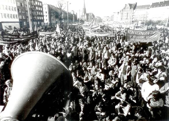 Großdemonstration in Hannover 1978 gegen den Bau der Atomkraftwerke Brokdorf, Grohnde und anderswo und für die Einstellung aller Strafverfahren und Ermittlungsverfahren gegen Atomkraftgegner