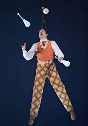 An acrobatic actor of Cirque du Soleil performs Kurios-Cabinet of Curiosities to media in Montreal, Canada, April 11, 2014. The Cirque du Soleil unveiled its latest production Kurios-Cabinet of Curiosities to the media here on Friday. The 35th production since 1984 of the Montreal based Cirque du Soleil will start live performances on April 24 in Montreal before touring Quebec City and Toronto later this year. The show centers on a character whose curio cabinet comes to life with imaginary characters with a cast of 46 artists from 13 different countries around the world. (Xinhua Andrew Soong) CANADA-MONTREAL-CIRQUE-DU-SOLEIL-KURIOS-CABINET-OF-CURIOSITIES 