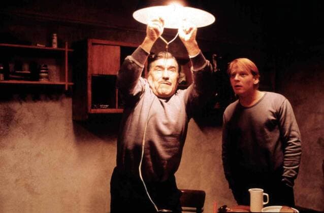 Mario Adorf, Ben Becker So feiern Willie (Mario Adorf) und sein Sohn Harry (Ben Becker) auch schon bald ein Wiedersehen im Knast. 1996 UnitedArchives00685597