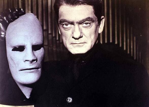 Jean Marais Doch schon bald schlaegt Fantomas (Jean Marais) erbarmungslos zu... 1964 UnitedArchives01271685