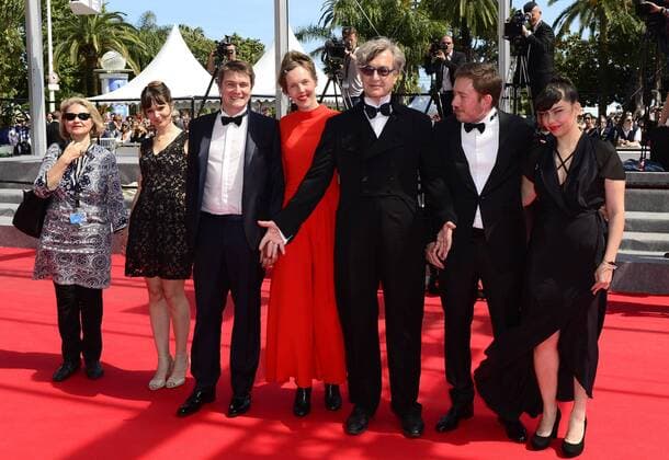 Wim Wenders, 75. Geburtstag am 14. August (140520) -- CANNES, May 20, 2014 (Xinhua) -- German director Wim Wenders (3-R), his wife Donata Wenders (4-R), French-Brazilian director Juliano Ribeiro Salgado (2-R) and guests arrive for the screening of Futatsume No Mado (Still The Water) during the 67th annual Cannes Film Festival, in Cannes, France, 20 May 2014. The movie is presented in the Official Competition of the festival which runs from 14 to 25 May. (Xinhua Ye Pingfan) FRANCE-CANNES-FILM FESTIVAL-FUTATSUME NO MADO-RED CARPET 