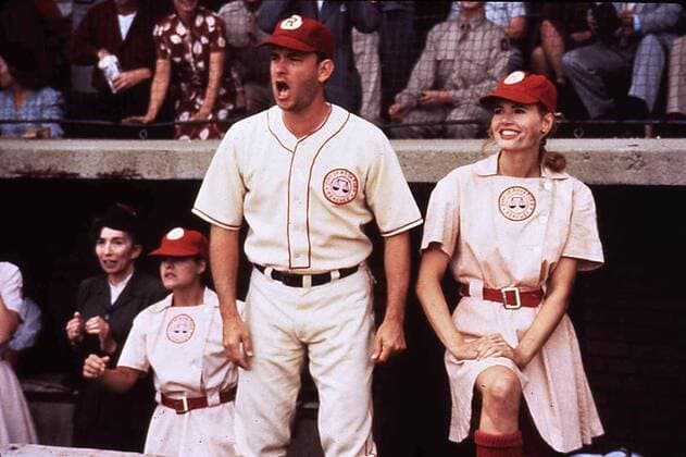 Tom Hanks, Geena Davis Dottie (Geena Davis) ist die beste Spielerin in Jimmys (Tom Hanks) Mannschaft. 1992 UnitedArchives01351746
