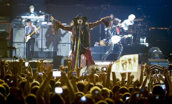 ITAR-TASS: MOSCOW, RUSSIA. MAY 24, 2014. Aerosmith s frontman Steven Tyler performs at Moscow s Olympiysky Sports Complex.  premiumd 0530