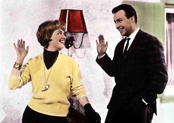 Maria Sebaldt, Peter Alexander Peter Schatz (Peter Alexander) trifft auf die reizende Marilyn (Maria Sebaldt). 1959 UnitedArchives01360503
