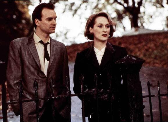 Sting, Meryl Streep Susan Traherne (Meryl Streep), waehrend des Krieges in der franzoesischen Resistance engagiert, findet sich nach dem Krieg nicht mehr zurecht. Ihr Versuch ein Kind von Mick (Sting) zu bekommen, schlaegt fehl. 1985 UnitedArchives01360796