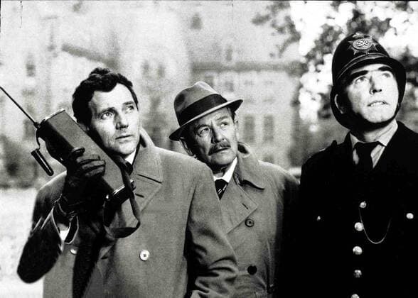 Harald Leipnitz Scotland Yard jagt einen Moerder und Maedchenhaendler, der sich als Moench verkleidet (Harald Leipnitz, l). 1965 UnitedArchives01368481