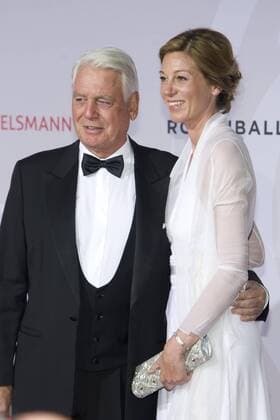 Mark WOESSNER, ehem. Bertelsmann-Vorstandsvorsitzender, mit Christiane LINK, Roter Teppich, Red Carpet Show, Rosenball zugunsten der Stiftung Deutsche Schlaganfall-Hilfe, Festveranstaltung in Berlin, 31.05.2014