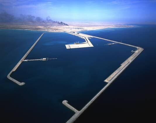IMAGO Nature: Unsere Erde, Energiequellen, Erdgas Aerial view of Liquid Natural Gas Refinery and harbour, Qatar. Aerial view of Liquid Natural Gas Refinery and harbour, Qatar.  ZB5477_241882_0064