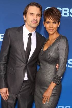 Halle Berry and Olivier Martinez EXTANT EXCLUSIVE PREMIERE EVENT Los Angeles  Chris Hatcher Picture Perfect
