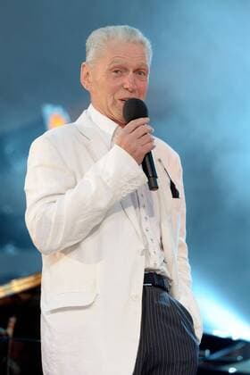 Georgie Fame, 75. Geburtstag am 26. Juni 05 07 2014. Oxford, United Kingdom. Cornbury Festival. Georgie Fame performs at the Cornbury Festival. i-Images  IIM-2586-0032