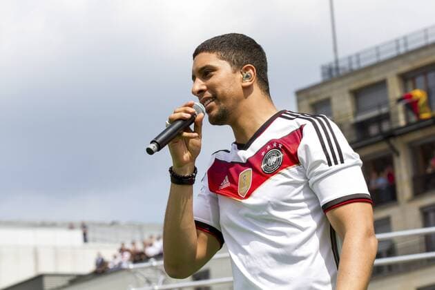 Andreas Bourani beim Empfang der Deutschen Nationalmannschaft auf der WM-Fanmeile auf der Straße des 17. Juni vor dem Brandenburger Tor. Berlin, 15.07.2014 xM.xGolejewskix xFuturexImage