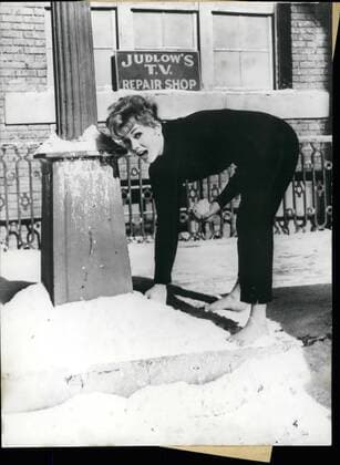 Jan. 01, 1959 - Quite a lot of heat: ...... had Kim Novak, at the moment Sex-Star No. 1 in Hollywood who is having a Snowy fight with some colleagues - barefooted. No wonder that they gave the main role in the new Columbia-film My fiance is super-sensual to this hot-blooded woman (her partner will be James Stewart). The film will be seen in Germany at the end of January.  - ZUMAk09
