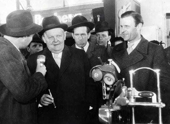 Mar. 30, 1950 - Hannover, Germany - As Germany s minister of economic affairs from 1949 to 1963, LUDWIG ERHARD crafted the plan for West Germany s post-World War II economic recovery, sometimes called the German economic miracle. In 1957 he was named vice chancellor, and in 1963 he succeeded Konrad Adenauer as chancellor. PICTURED: LUDWIG ERHARD at an industrial trade fair in Hannover. Hannover Germany  - ZUMAk09