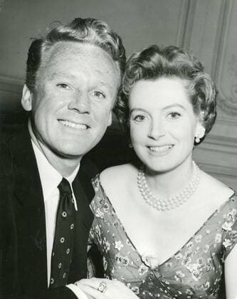 July 02, 1954 - London, England, United Kingdom - Actress DEBORAH KERR with VAN JOHNSON at a West End hotel for a photocall for The End of the Affair . London United Kingdom - ZUMAk09