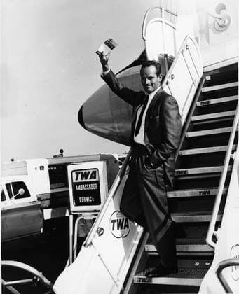 Sep. 28, 1961 - New York, NY, U.S. - Actor CHARLTON HESTON known for his religious roles in Ben-Hur and The Ten Commandments , arriving in New York for the taping of the tv special, Old Fashion Thankgiving New York United States of America  - ZUMAk09