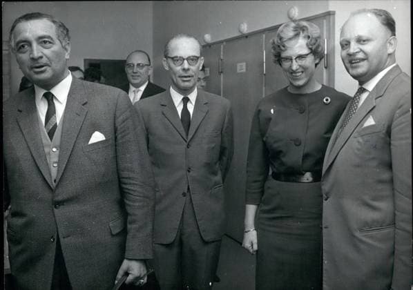 Nov. 11, 1962 - FDP-ultimatum until Monday-midday. in 8 hours the parliamentary group of the FDP write the text for the German-chancellor Dr. Adenauer ( ADENAUER ), that they want to have a satisfactory answer for the Spiegel-action . If they have no this writing until Monday--midday, then the FDP--minister will standing back from their posts. Photo shows: After the 8 hours--sitting f.l.t.r. FDP--chaiman Erich Mende ( ERICH MENDE ), in background minister Mischnick ( MISDHNICK ) , minister Starke (STARKE ), Mrs. and Mr. Stammberger ( STAMMBERGER.  - ZUMAk09