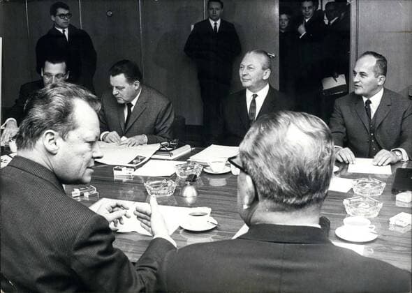 Nov. 15, 1966 - A CDU CSU Coalition Meeting took place in Bonn on Novebmer 15, 1966. They met with the SPD representatives. After the previous day s talks however any coalition between them seems unlikely. Now it looks like a coalition between the SPD and the FDP is liable to be formed. Pictured front row from left to right: Willy Brandt and the representative of chairman Herbert Wehner. Back Row: Parliamentary business leader of the CDU Will Rasner, chairman of the CSU Franz Josef Strauss, Kiesinger, and faction chairman of the CDU CSU Rainer Barzel.  - ZUMAk09