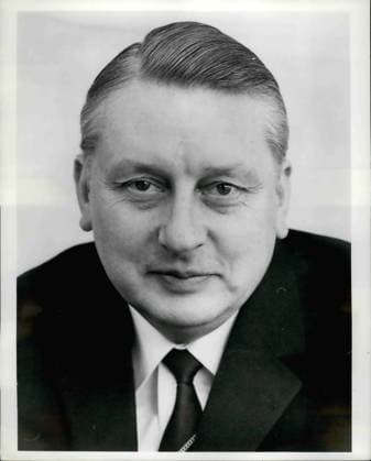 Feb. 02, 1967 - Dr. Lauritz Lauritzen (SPD) Federal minister of housing and town planning.  - ZUMAk09
