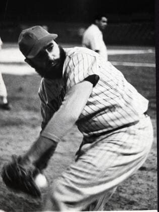 Feb. 16, 1972 - Havana, Cuba - FIDEL ALEJANDRO CASTRO RUIZ (born August 13, 1926) has been the ruler of Cuba since 1959. In the years that followed he oversaw the transformation of Cuba into the first Communist state in the Western Hemisphere. PICTURED: Castro playing Baseball series in Havana. Havana Cuba  - ZUMAk09