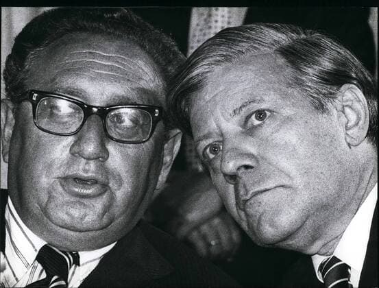 Sep. 09, 1976 - US Foreign Minister Henry Kissinger in Hamburg for talks with Chancellor Helmut Schmidt: On September 7th, US Foreign minister Henry Kissinger (l.) came to Hamburg in order to inform chancellor Helmut Schmidt (r.) about the results of his talks with South African Premier Vorster in Zurich. Mr. Kissinger has been invited by the President of Tansania, Julius Nyerere, to start a meditating tour through the Southern African states as soon as possible.  - ZUMAk09