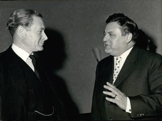 Mar. 03, 1958 - British Minister of Defence in Bonn : At 24299 24, 1958 following an invitation of the Pederal Minister of Defence Strause, the British Minister of Defence Sandys was arriving in Bonn for a two days visit. Defence Problems generally shall be discussed. Our Picture Shows: The Brittsh Minister of Defence Sandys and the German Minister of Defence Franz Josef Strauss  - ZUMAk09
