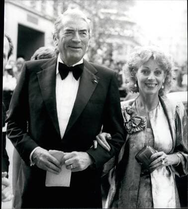 Jul. 07, 1980 - The sea wolf Premiere at the Liecester Square Theatre.: The Royal Premiere of the film The Sea Wolf staring Gregory Peck, Roger Moore, Barbara Kellerman, was held in the presents of the Duke and Duches of Kent last night. Photo shows Gregory Peck seen arriving with his wife for the premiere.  - ZUMAk09