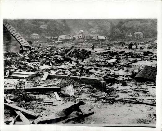 Jun. 04, 1960 - Thousands die in Chile earthquakes. Wreackage in cit of Valdivia.; It is estimated that more than three thousand people lost their lives in the series of earthquakes which wrecked vast areas of Chile. The earthquakes brought tidal waves and many volcanoes burst into eruption. Photo shows wreckage in the South Chilean city of Valdivia - after the earthquake.  - ZUMAk09
