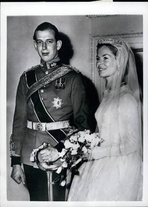 Jun. 06, 1961 - The Duke of Kent weds: H.R.H. the Duke of Kent was married in York Minster yesterday, to miss Katherine Worsley, daughter of Sir William and Lady Worsley. The Duke wore the cermonial uniform of his regiment, the Royal soots Greys. Photo shows the duke of Kent and his bride, at the reception which was held in Hovingham Hall.  - ZUMAk09
