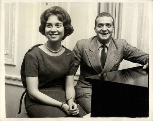 Jan. 31, 1962 - Princess Sophia Of Greece In London With Fiance Don Juan: Princess Sophia of Greece and her fiance, Don Juan Carlos, Pretender to the Spanish Throne, arrived in London today. The couple - who is marry in Athens on May 14 - is staying at Claridge s Photo Shows The engaged couple in London at their hotel this afternoon.  - ZUMAk09