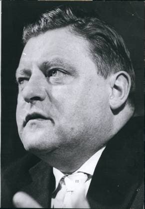 Nov. 11, 1962 - Stepped back - and who will enter upon again? In connection with the necessary new formation of the cabinet the people in Bonn are furthermore meaning, that the present Minister of Housing Paul Lucke - left - should be the successor of Minister of Defence Franz Josef Strauss. -right-  - ZUMAk09