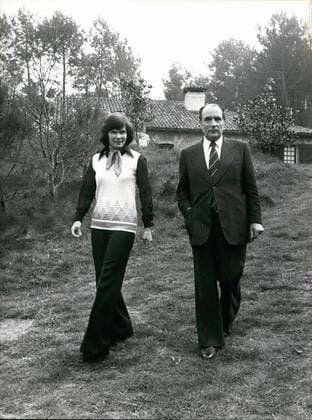 Apr. 16, 1974 - Presidential candidates observed the holiday for Pascal before throwing themselves into the electoral campaign which will open on Friday. The Socialist leader, Francois Mitterrand spent the weekend with his wife Danielle and their children in the Landes forest. Mitterrand and his wife are pictured in front of their house in Landes during the Pascal weekend.  - ZUMAk09