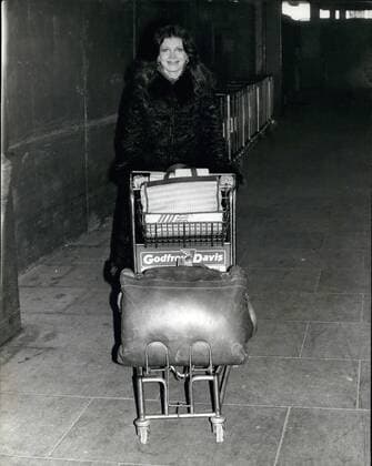 Feb. 02, 1976 - Gayle Hunnicutt returns to London for the most Challenging tole of her career : American actress Gayle Hunnicutt arrived at Heathrow airport today from Rome where she has spent the last few days promoting her latest film Tony Siatta . Miss Hunnicutt will shortly begin work on the most challenging and important role of her career as Anna Karenina in the forthcoming BBC Television series of the same name. The 00,000 show is one of the BBC television s most expensive productions ever. Photo Shows Gayle Hunnicutt pushes her language in a trolley on her arrival at Heathrow Airport today.  - ZUMAk09