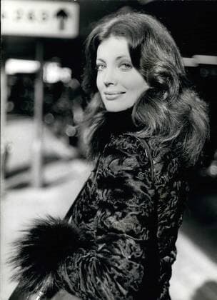 Feb. 02, 1976 - Gayle Hunnicutt returns to London for the most challenging role of her career.: American actress Gayle Hunnicutt arrrived at Heathrow Airport today form Rome where she has spent the last few days promoting her latest film Tony Siatta . Miss Hunnucutt will shortly begin work on the most challenging and important role of her career as Anna Karenina in the forthcoming BBC television seires of the same name. The &pound;500,000 show is one of the BBC Television s most expensive production ever. Photo shows a charming smile from Gayle Hunnicutt when she arrived at Heathrow Airport today.  - ZUMAk09