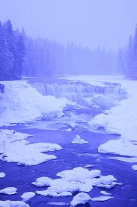 Dawson Falls (20-metre high) on the Murtle River in winter, Wells Gray Provincial Park, British Columbia, Canada.  bcp07396 ChrisxJaksa