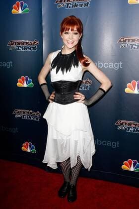 Lindsey Stirling beim Photocall zur 9. Staffel der Castingshow America s Got Talent am 6.08.2014 in New York City America s Got Talent Season 9 New York City Red Carpet Event, 2014 