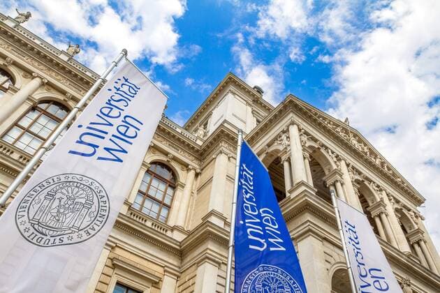 THEMENBILD - Die Universität Wien ist die größte und älteste Universität im deutschen Sprachraum. Das Hauptgebäude befindet sich am Universitätsring 1 und bildet das historische Zentrum der Universität Wien. Neben der Universitätsleitung befinden sich dort unter anderem auch die Universitätsbibliothek, Verwaltungseinrichtungen und Einrichtungen von Instituten und Fakultaeten. Das Bild wurde am 3. August 2014 aufgenommen THEME IMAGE ? The University of Vienna is the biggest and oldest university in the German-speaking world. The main building is located at the Universitätsring 1 and it is the historic centrum of the University of Vienna. You can find there the University Directorate, the administration and some institutes and faculties. The image was taken on the August 3, 2014. ,  EP_puc E