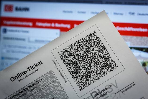 Deutsche Bahn - Online Ticket - Im Aztec-Code (Matrixcode) des Tickets sind Informationen zu der gebuchten Fahrkarte gespeichert.