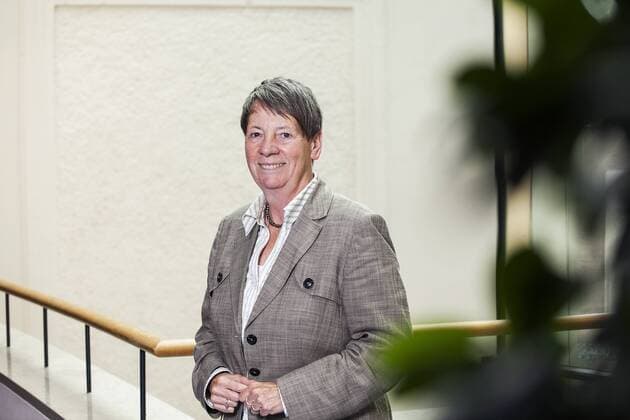INTERVIEW BARBARA HENDRICKS (Bundesministerin für Umwelt, Naturschutz, Bau und Reaktorsicherheit) Ort: Bundesumweltministerium, Stresemannstr. 128 - 130, 10117 Berlin
