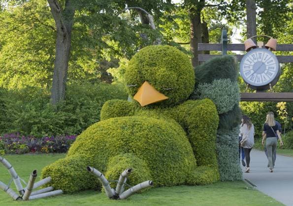 Botanischer Garten Botanischer Garten in Nantes, Riesenskulptur Vogel,