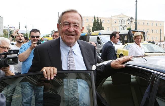 18.09.14. Athens Greek Royal family outside the hotel Grande Bretagne, in Athens. Former Queen Anne-Marie of Greece, former King Constantine II 