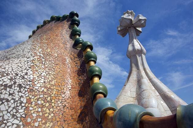Spain, Catalonia, Barcelona, Casa Batllo on the rooftop  YR000054