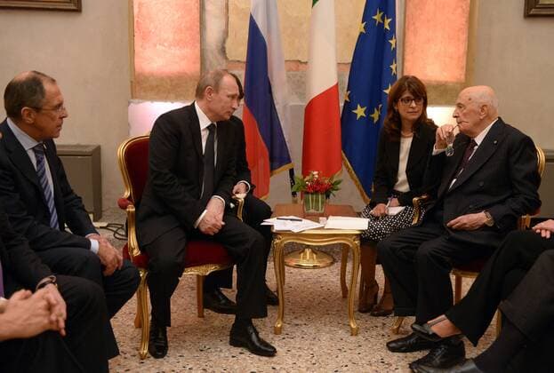 MILAN, ITALY. OCTOBER 16, 2014. Italian President Giorgio Napolitano (R), Russian President Vladimir Putin (2nd L), and Russian Foreign Minister Sergei Lavrov (L) meet for talks on the sidelines of the 10th Asia-Europe Meeting (ASEM). Alexei Nikolsky TASS  Aufmacher RE15214F