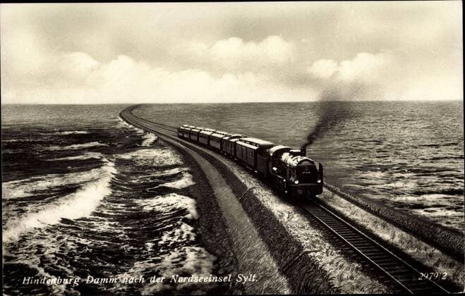 Westerland auf Sylt, Hindenburg Damm, Eisenbahn !AUFNAHMEDATUM GESCHÄTZT!