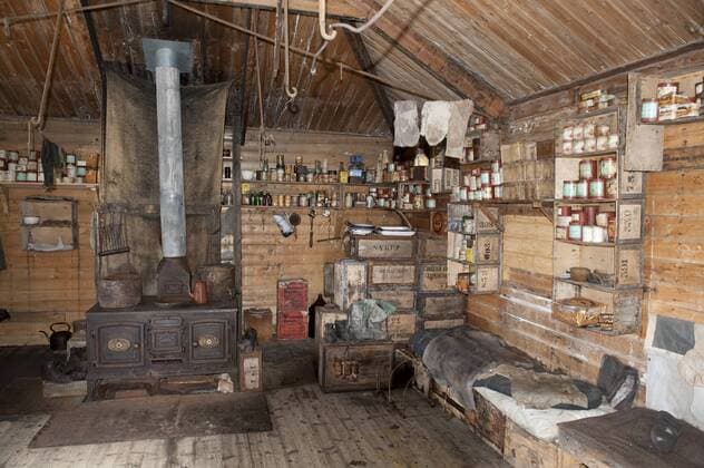 Interior of Shackleton s Nimrod Hut, frozen in time from the British Antarctic Expedition 1907, Cape Royds, McMurdo Sound, Antarctica, November 2008  1291206 NEILxLUCAS