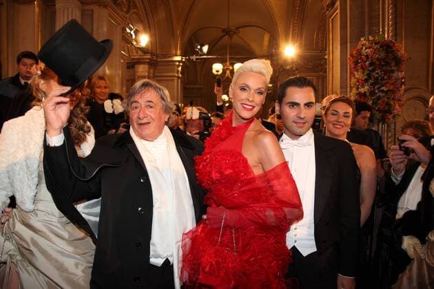 Opernball - Feststiege Wien, Oper, 16. 02. 2012 Richard LUGNER, Brigitte NIELSEN with husband Mattia