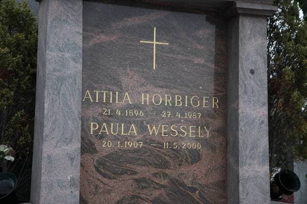 Attila HÖRBIGER - Paula WESSELY Wien, Grinzinger Friedhof, 06. 01. 2011 Grab am Grinzinger Friedhof von Attila Hörbiger und Paula