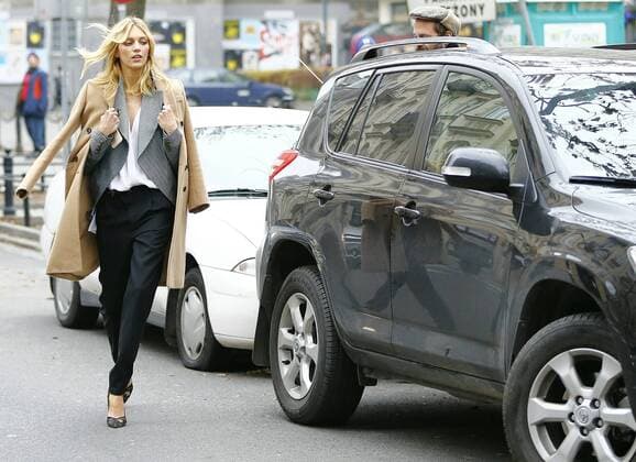 Anja Rubik in Warsaw Anja Rubik out and about on November 22, 2014 in Warsaw, Poland. EN_01154963_0015 