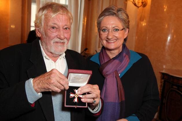 Ehrenkreuz für Wissenschaft und Kunst 1. Klasse Wien, BM, 24. 11. 2011 Dietmar SCHÖNHERR, BM Claudia SCHMIED